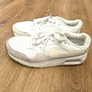 Nike women’s sneakers